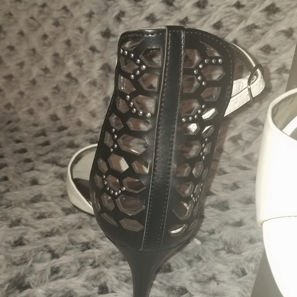 Fabulous and sure to be noticed pair of heels - Picture 8 of 8